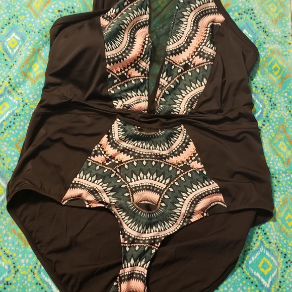 Adore me one piece with mesh Swimsuit 3xl - Picture 2 of 6
